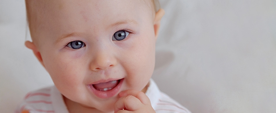 Riscos do uso de géis anestésicos durante o nascimento dos primeiros dentes do bebê