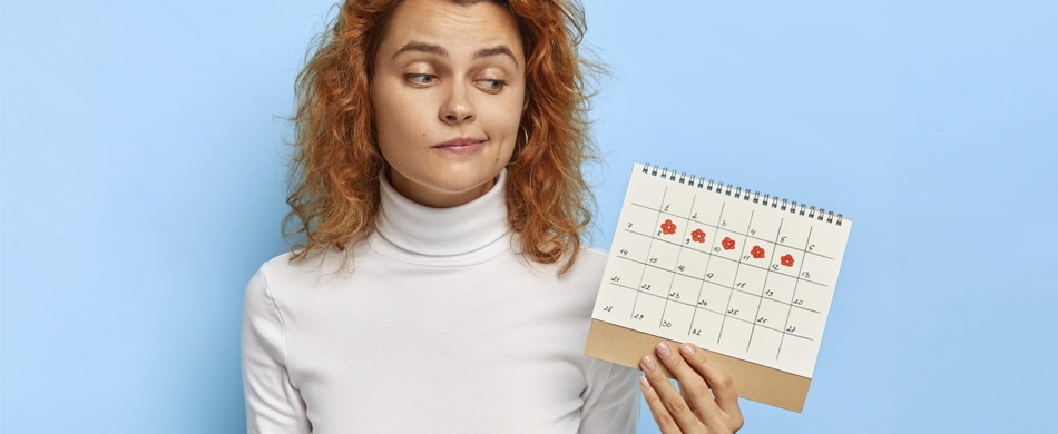 Além da gravidez, quais fatores podem atrasar a menstruação?